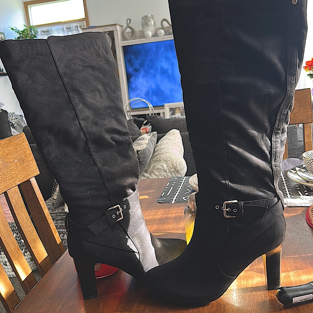 Wide fit Tara Suede Knee boot